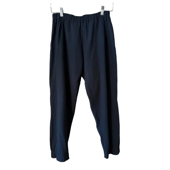 Elevated Athleisure: Babaton Cropped Joggers in Black - Size XS - Picture 1 of 9